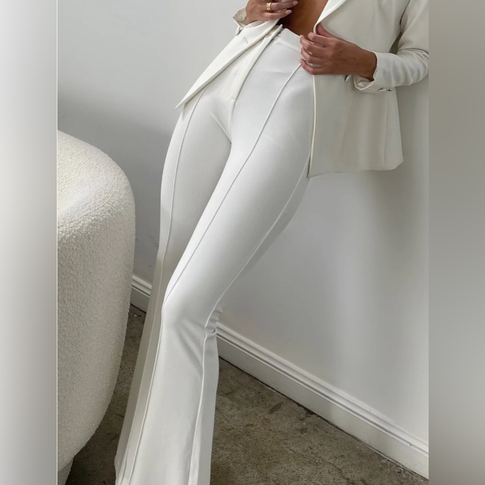 White stretch pants